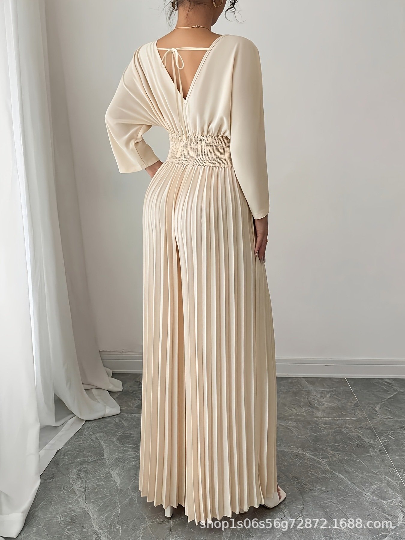 Amazon Foreign Trade 2025 New European and American Cross-Border Fashion V-Neck High-Waisted Solid Color Sexy Pleated Jumpsuit - Image 4