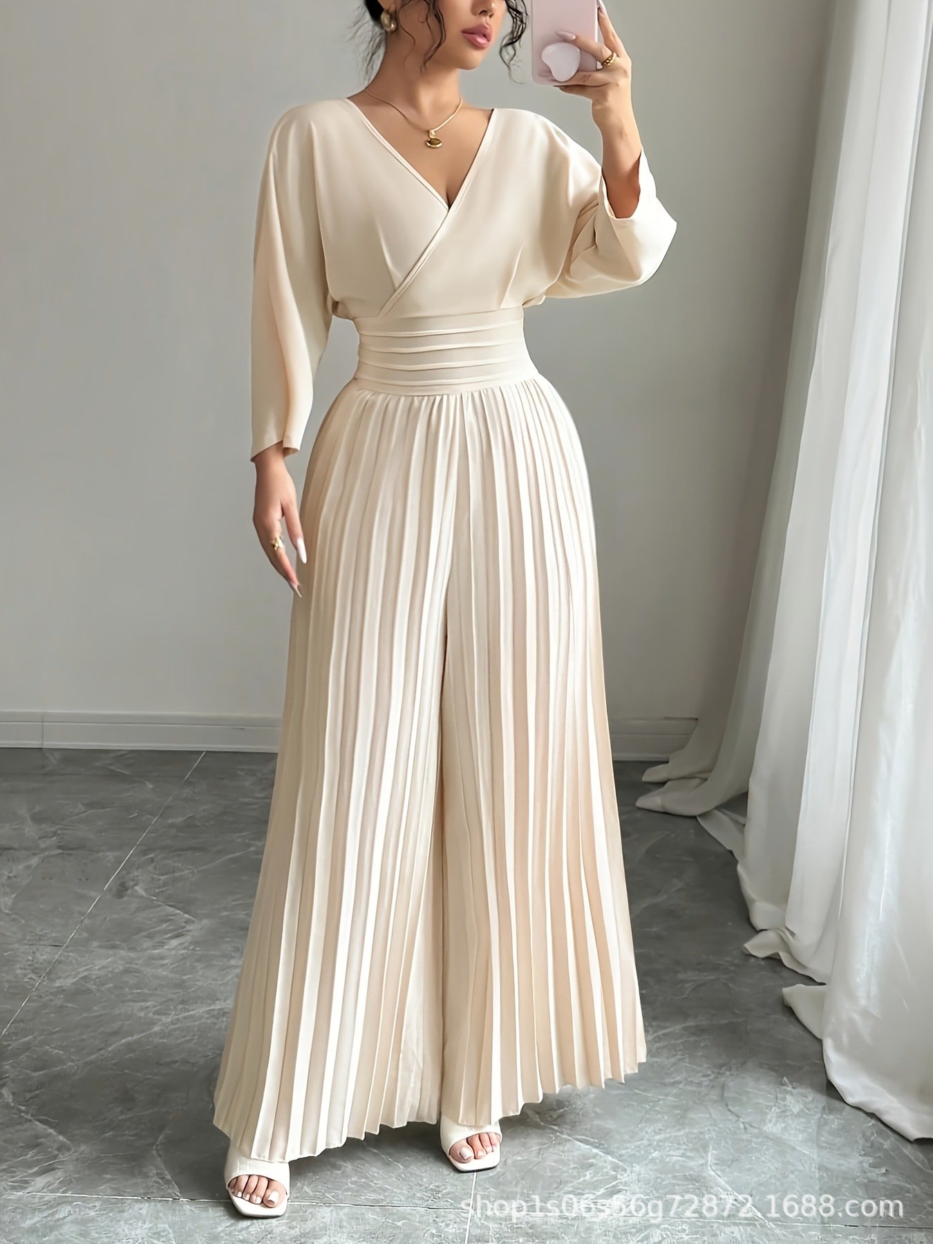 Amazon Foreign Trade 2025 New European and American Cross-Border Fashion V-Neck High-Waisted Solid Color Sexy Pleated Jumpsuit - Image 3