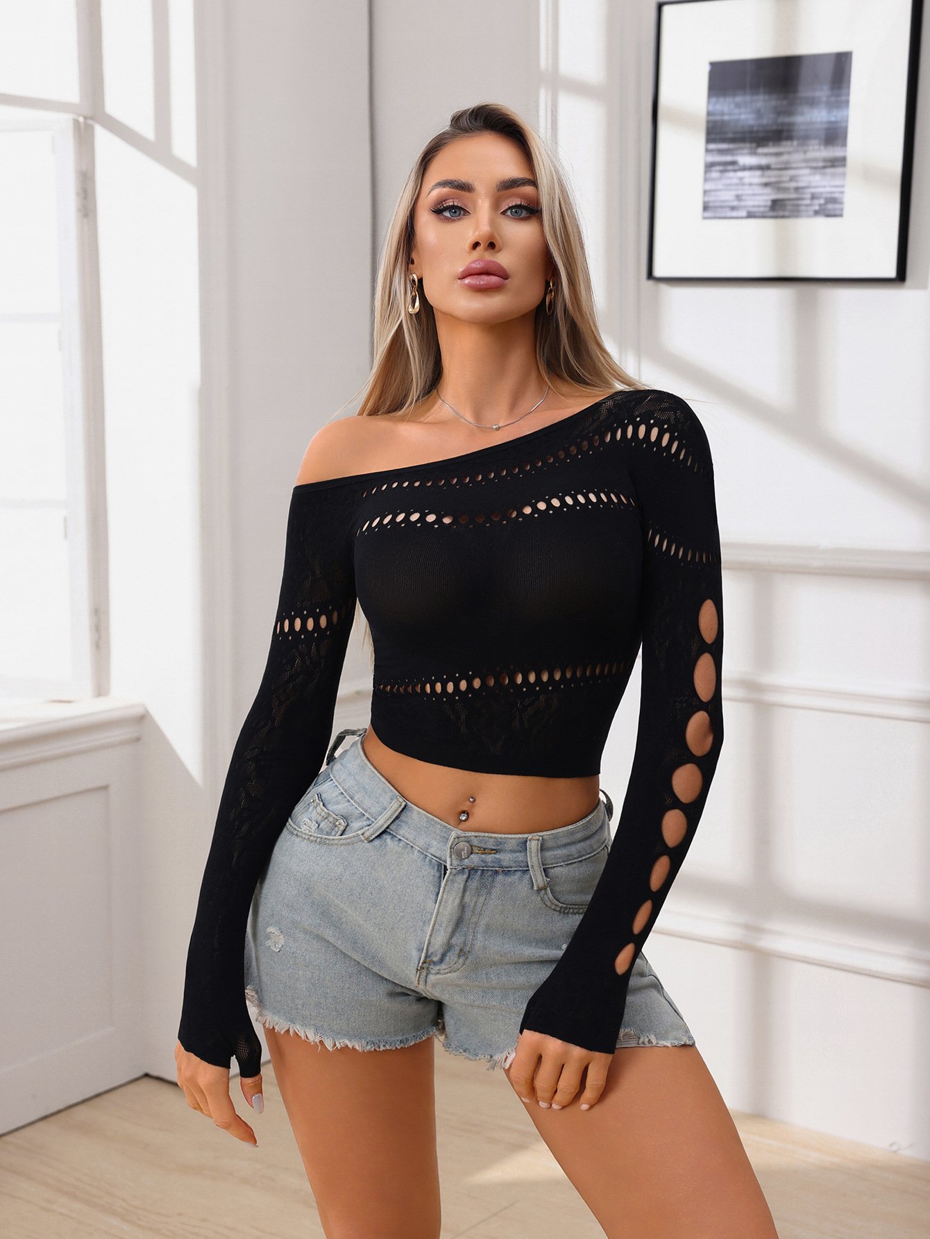 Black Asymmetrical Shoulder Cut-Out Knit Top for Women, 2026 Spring/Summer New Style, Slim Fit, Long Sleeve, Short Top, Spicy Girl Style
