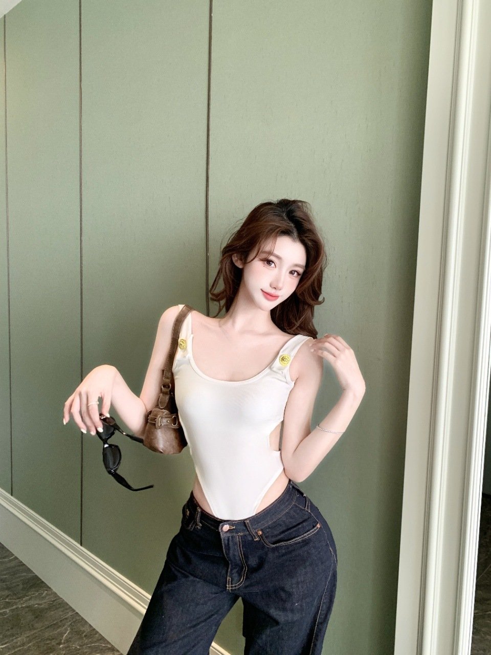 2915 # Summer New Style Hot Girl Style Metal Button Decorated One-Piece Vest with Slim Fit and Fixed Breast Pads for Women - Image 8