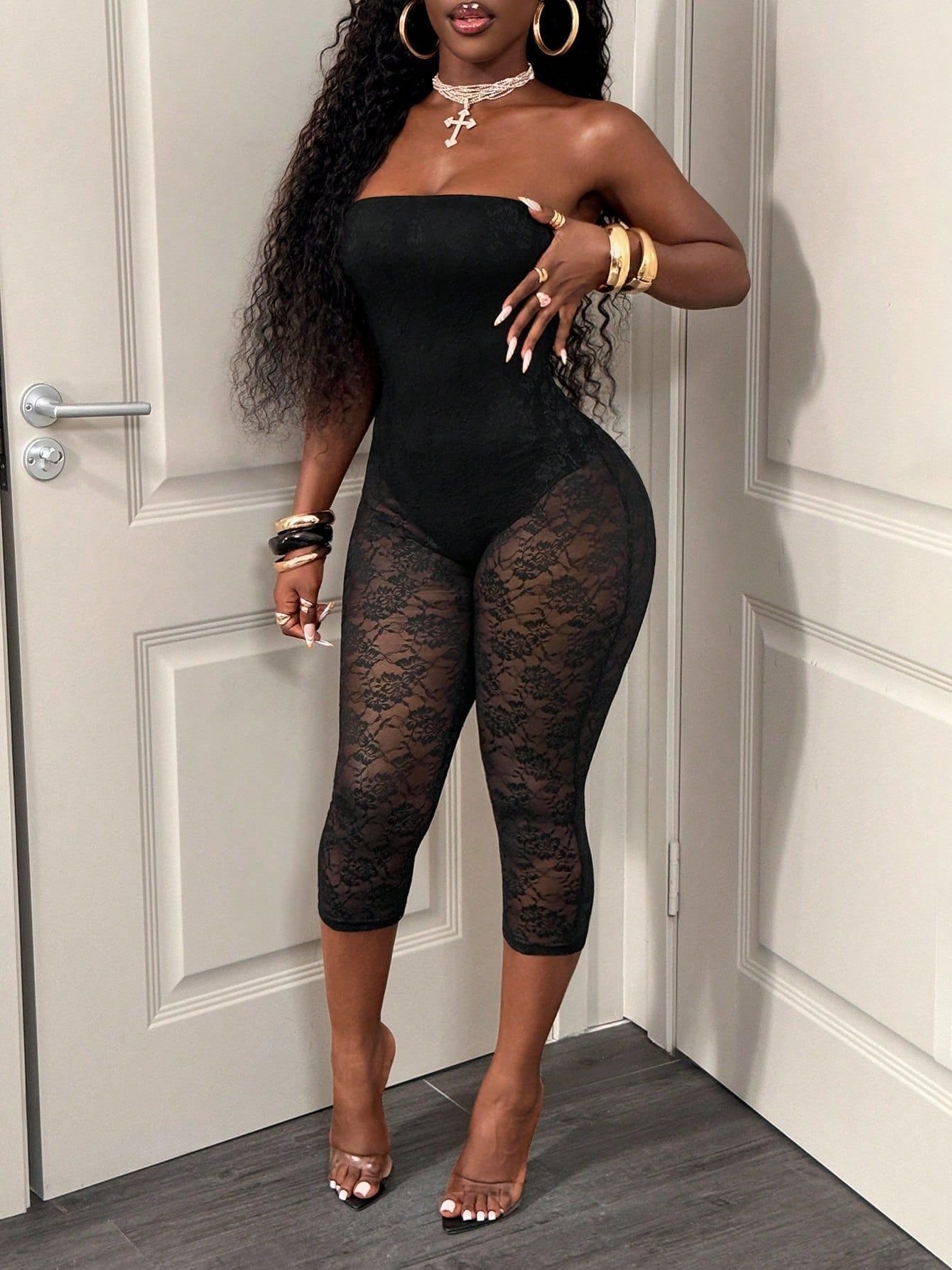 European and American Cross-Border Women's Fashion New Arrivals: Sexy Slim-Fit Sheer Fashion Backless Lace Three-Quarter Jumpsuit Amazon - Image 3